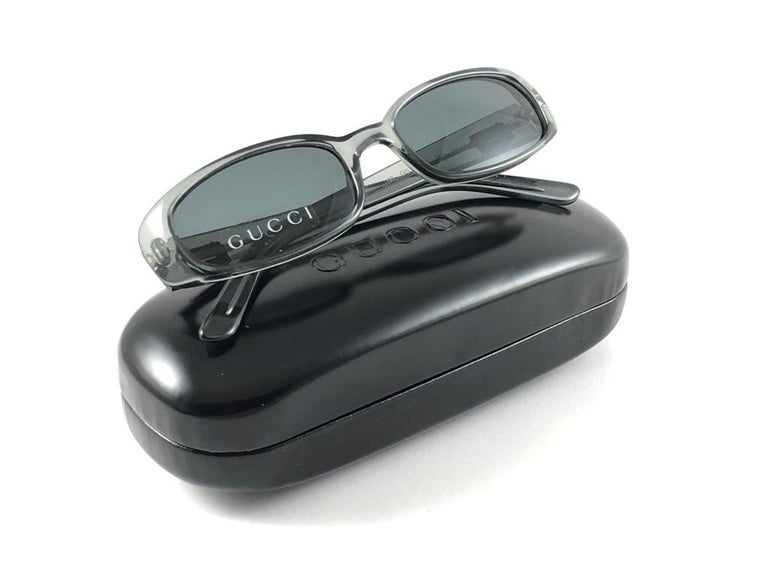 New Vintage Gucci 2452/S Translucent Grey Sunglasses 1990 display picture 3