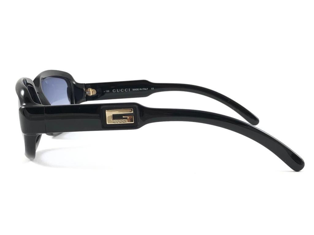 Women's or Men's New Vintage Gucci 2475/S Black Optyl Sunglasses 1990's Made in Italy Y2K For Sale