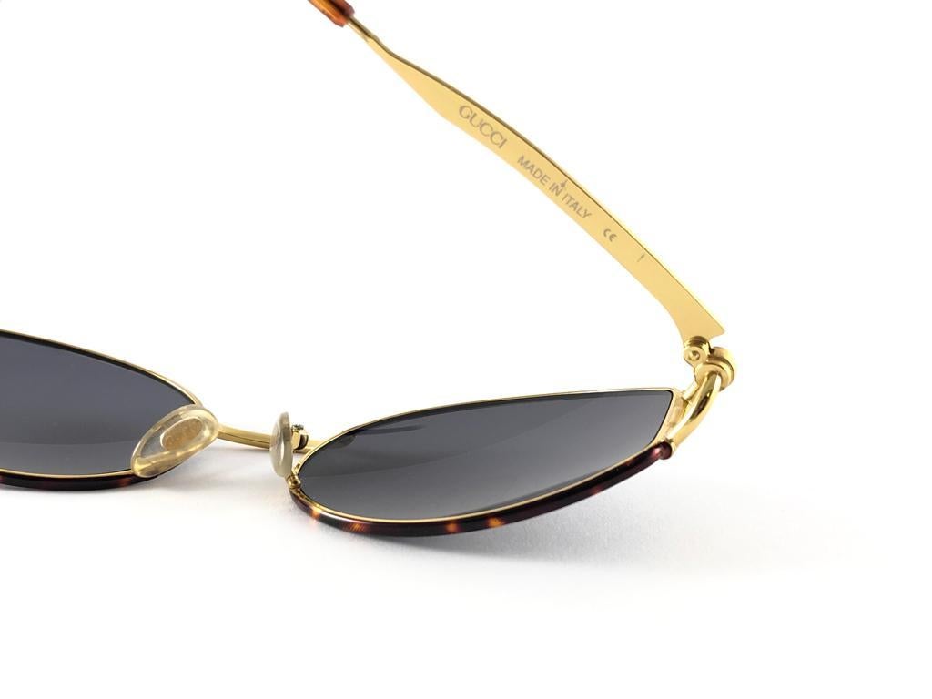 New Vintage Gucci 2602 Round Gold & Tortoise 1980's Made in Italy Sunglasses In New Condition In Baleares, Baleares