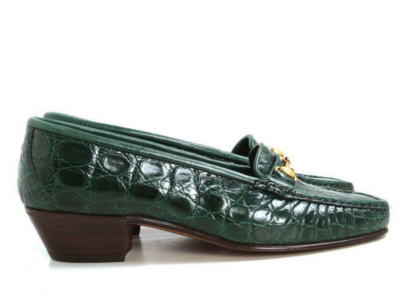 Vert Gucci - Mocassins vintage en crocodile vert émeraude pour femme, état neuf, 36,5 B - US 6,5 en vente