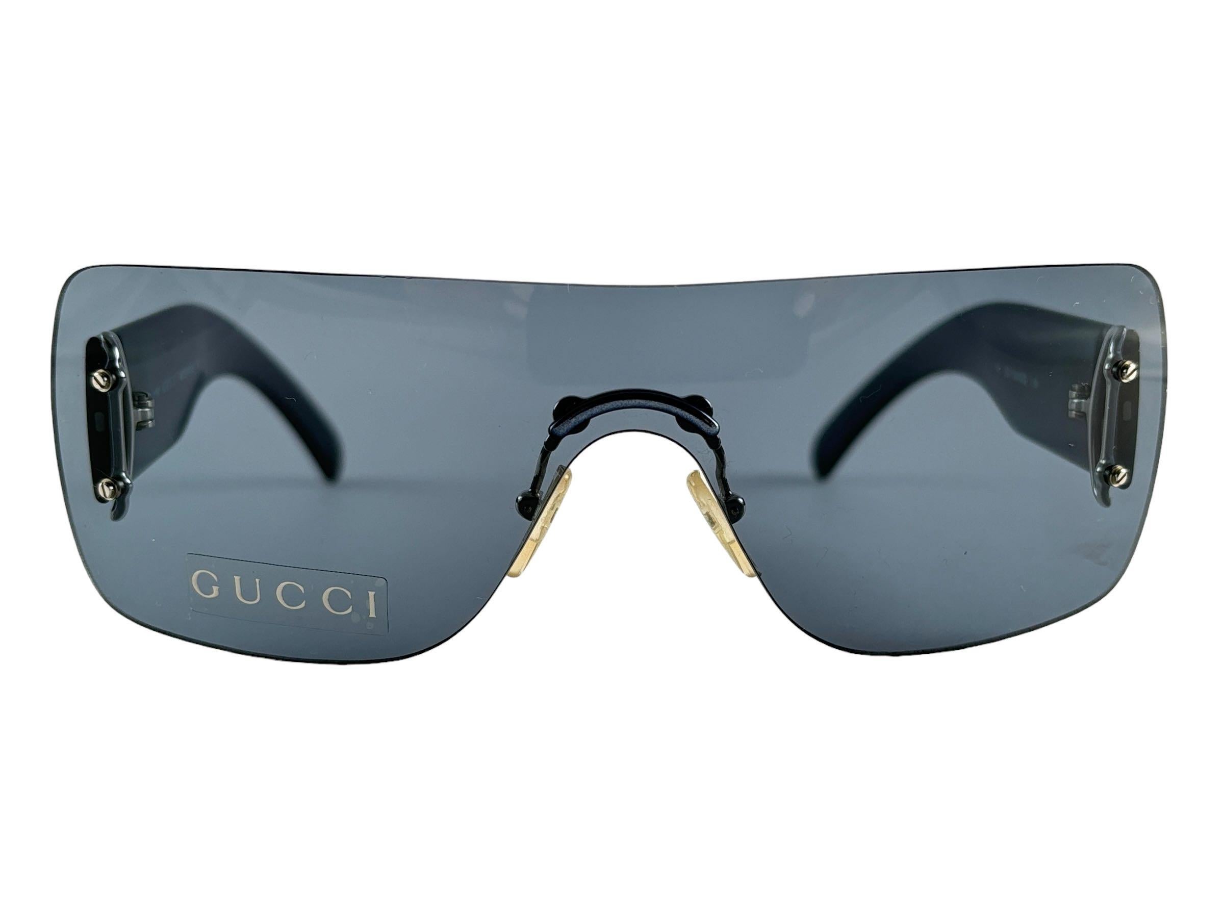 Gris New Vintage Gucci GG 1194/N/S Blue Screen Sunglasses 1990's Made in Italy Y2K en vente