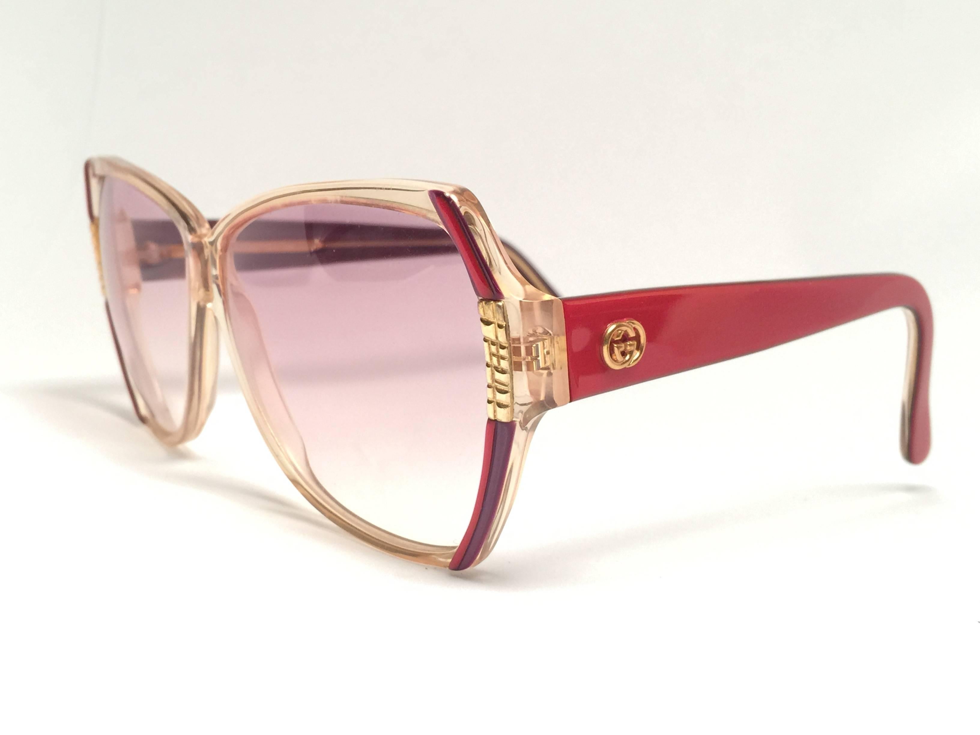 New Vintage Gucci GG  Translucent Red Oversized Sunglasses 1980's Made in Italy In New Condition In Baleares, Baleares