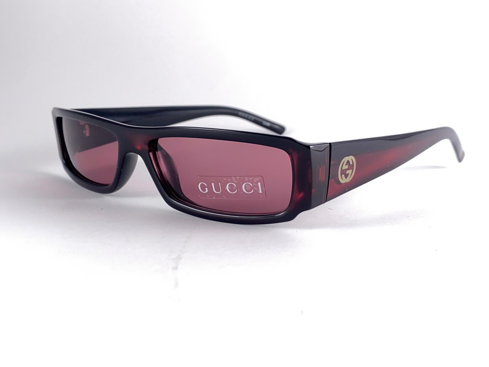 New Vintage Gucci GG1453 Sleek Sunglasses Y2K 1990's Made in Italy Y2K 2