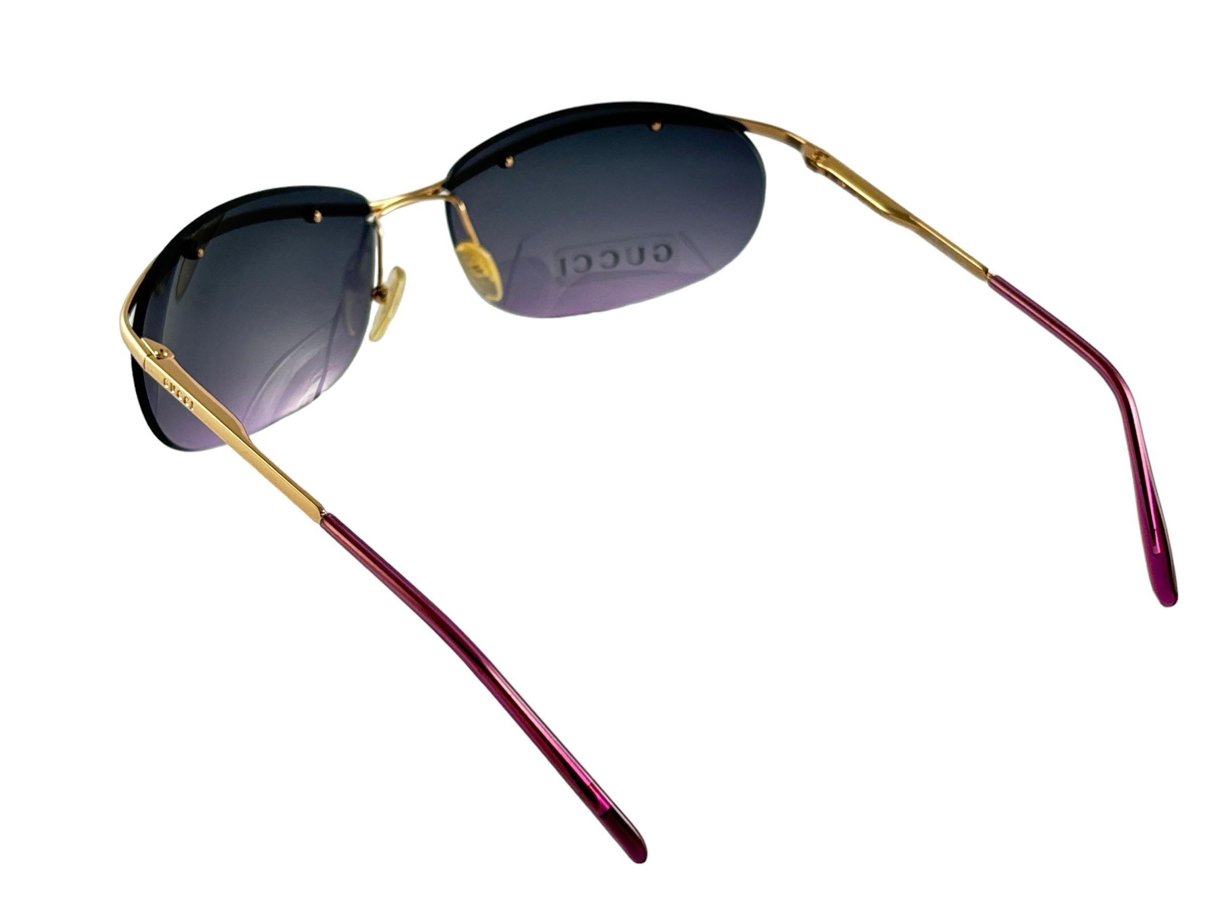 New Vintage Gucci Semi Rimless Y2K Purple Gradient Rimless Sunglasses.
Neuf, jamais porté ni exposé. 
Cet article présente des signes d'usure sur les lentilles en raison de près de 30 ans de stockage. Fabriquées en Italie.

Avant                    