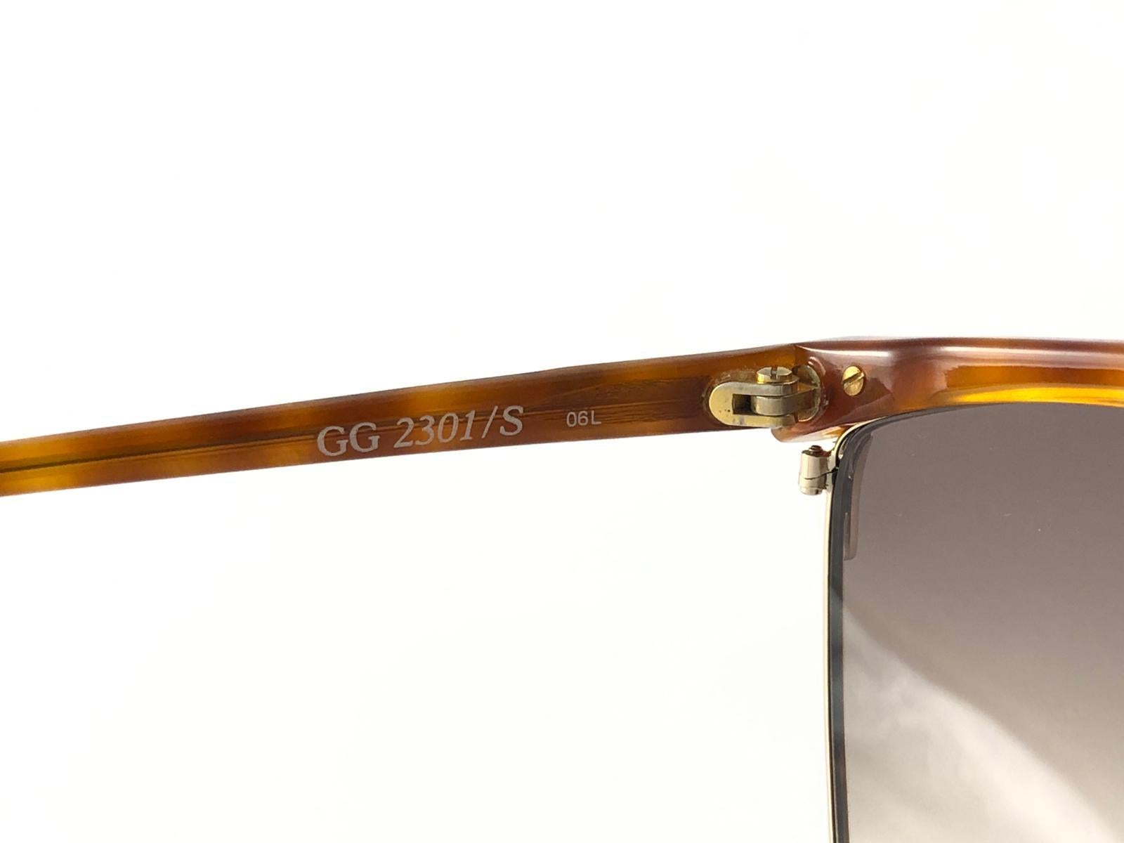 New Vintage Gucci Gold & Marbled 2301 Accents Sunglasses 1980's Made in Italy 2