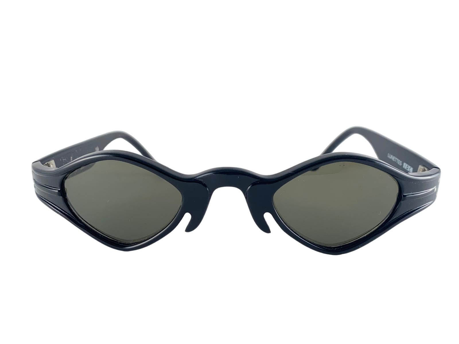Neu Vintage Idc 1255 Elegante Masken-Sonnenbrille 1990er Jahre Frankreich, neu (Grau) im Angebot