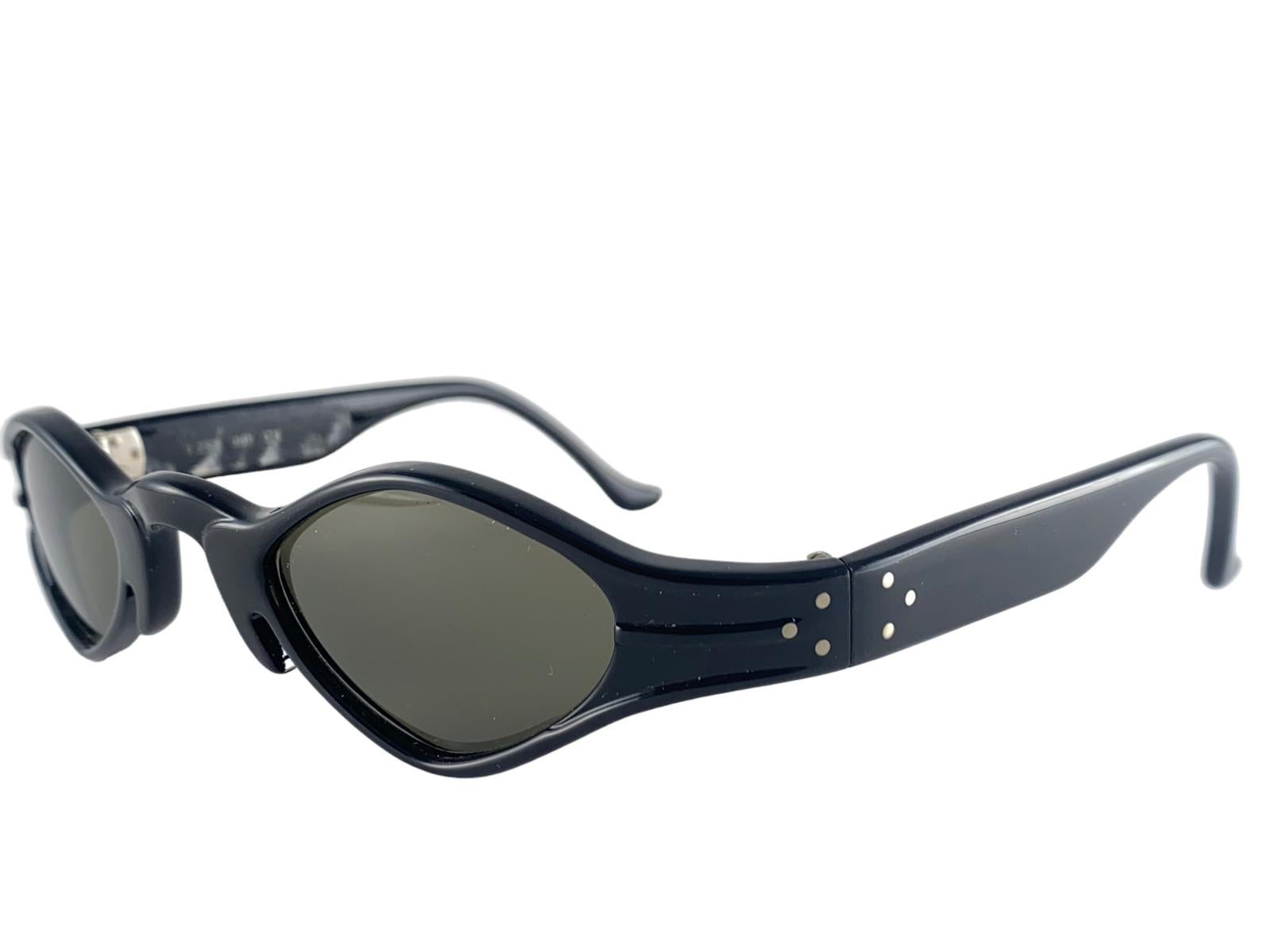 Neu Vintage Idc 1255 Elegante Masken-Sonnenbrille 1990er Jahre Frankreich, neu im Angebot 2