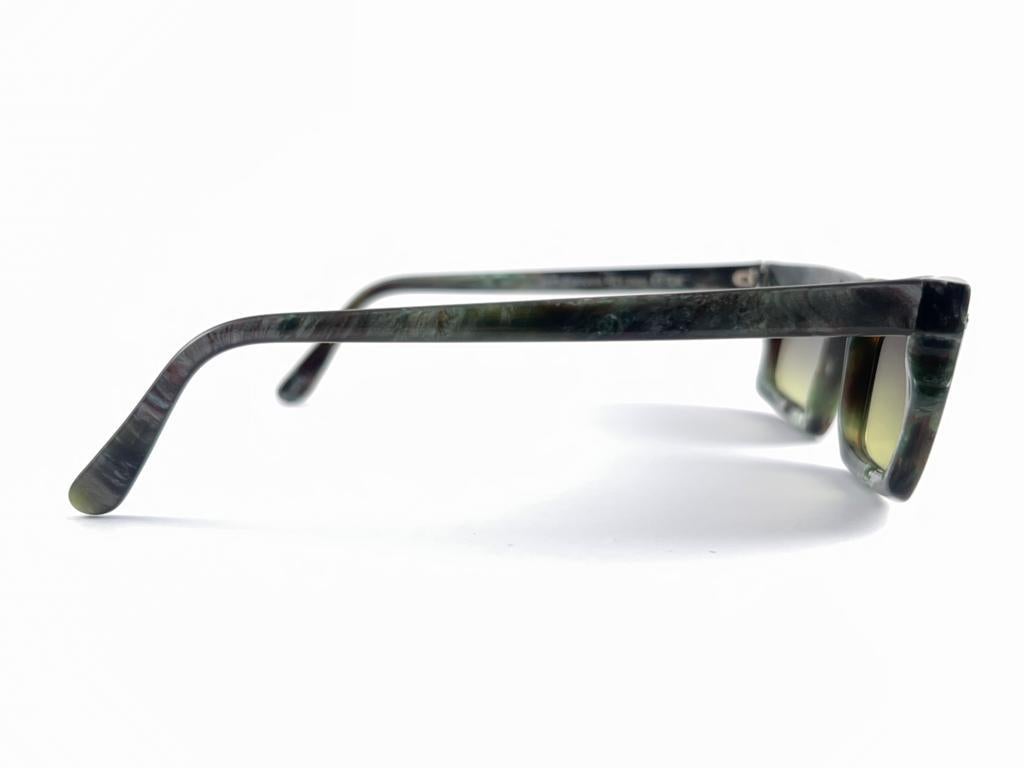 New Vintage IDC 767 Green Marbled Rectangular Sunglasses 1980's Made in France  en vente 5
