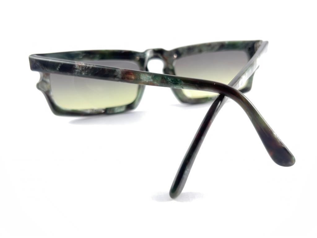 Gris New Vintage IDC 767 Green Marbled Rectangular Sunglasses 1980's Made in France  en vente