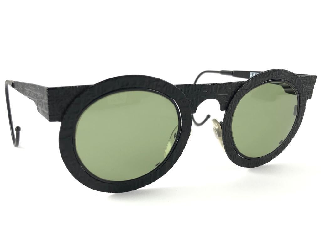 New Vintage IDC Pour Marithe Francois Girbaud Round Black Sunglasses France For Sale 6