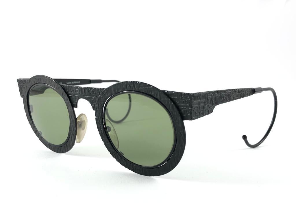 Noir New Vintage IDC Pour Marithe Francois Girbaud Round Black Sunglasses France en vente