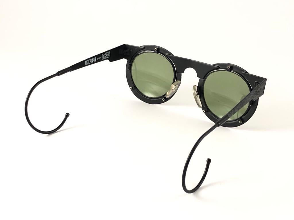 New Vintage IDC Pour Marithe Francois Girbaud Round Black Sunglasses France en vente 4