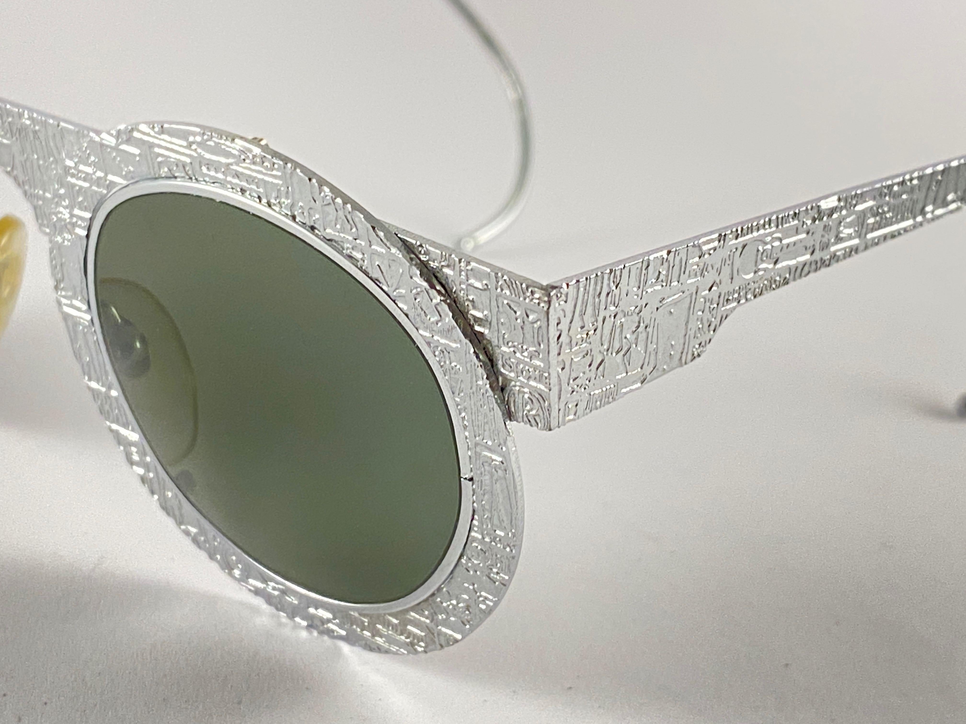 Women's or Men's New Vintage IDC Pour Marithe Francois Girbaud Round Silver Sunglasses France For Sale