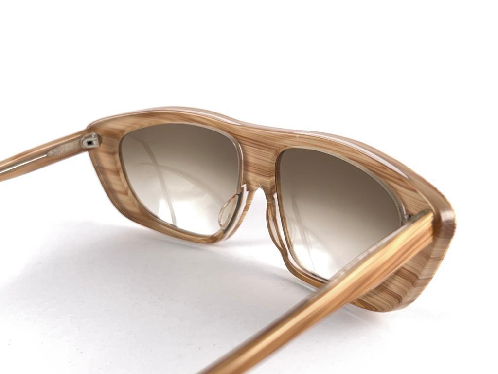 New Vintage IDC Translucent & Wood Pattern Gradient Lenses Sunglasses 80s France For Sale 4
