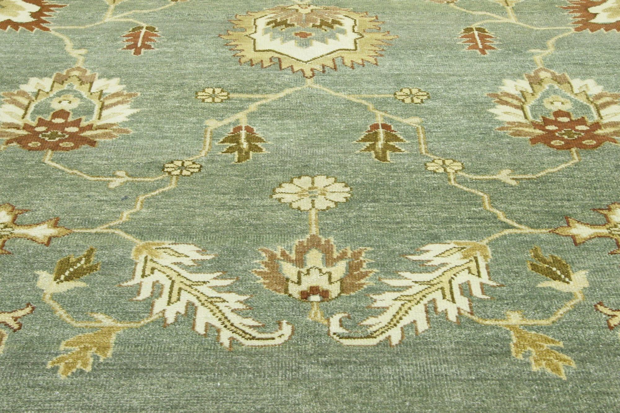 New Vintage-Inspired Indian Rug, Effortlessly Chic and Versatile In New Condition For Sale In Dallas, TX