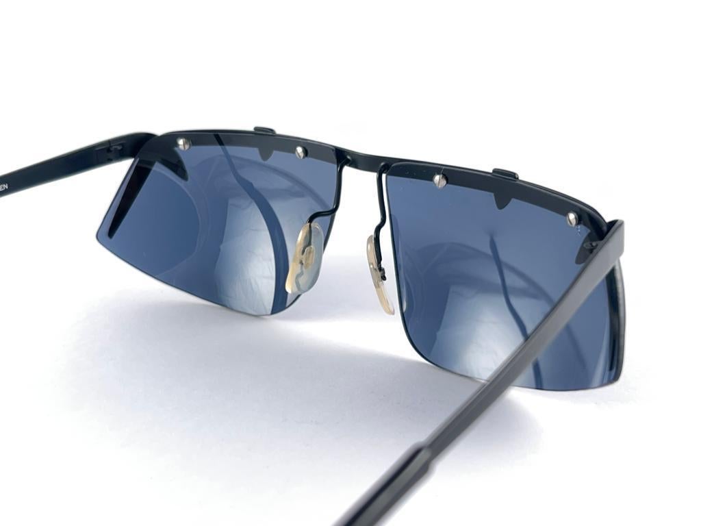 Issey Miyake Herren-Sonnenbrille in Übergröße mit Maske um Japan im Angebot 6