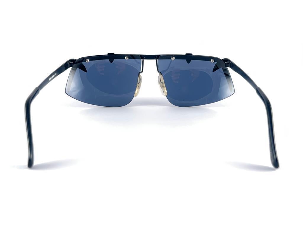 Issey Miyake Herren-Sonnenbrille in Übergröße mit Maske um Japan im Angebot 7