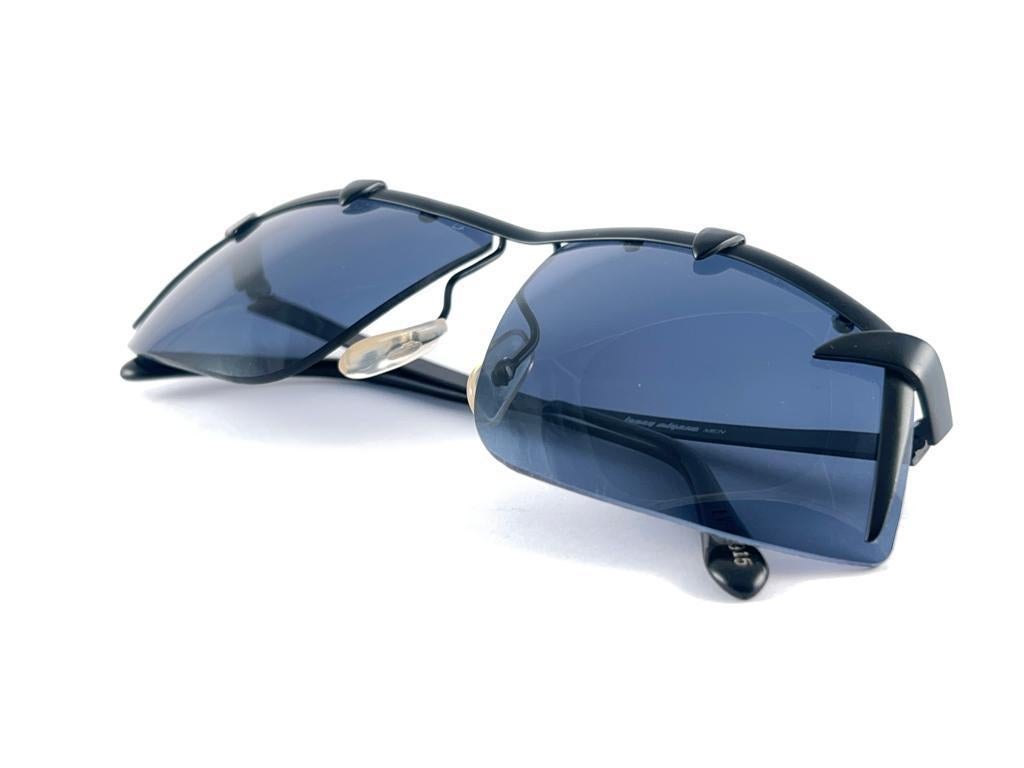 Issey Miyake Herren-Sonnenbrille in Übergröße mit Maske um Japan im Angebot 8