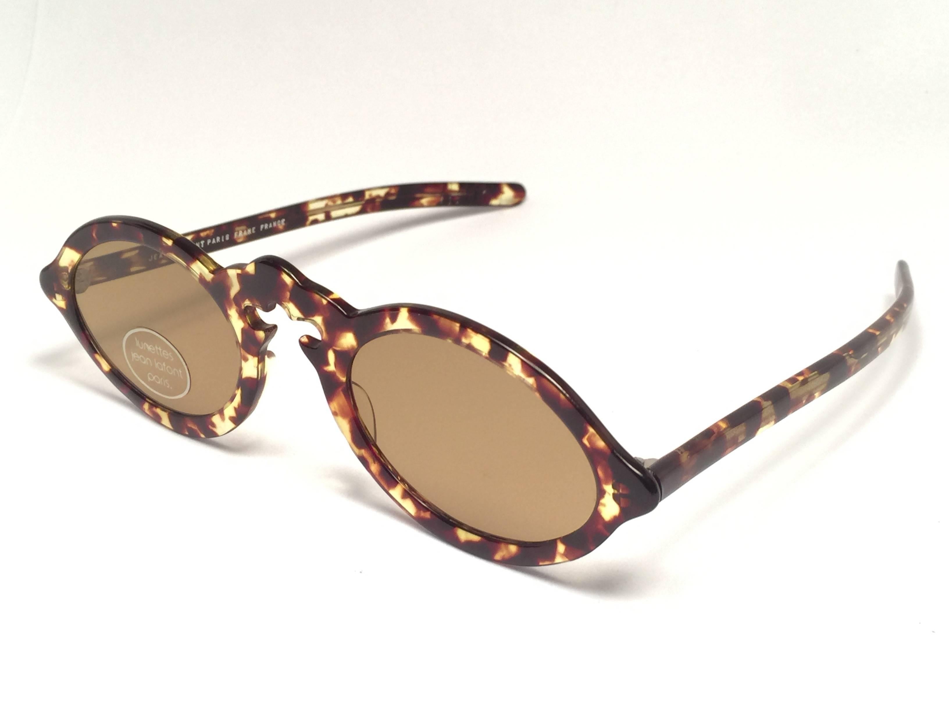New Vintage Jean Lafont Tortoise Cat Eye Sunglasses 1980's Made in Italy In New Condition In Baleares, Baleares