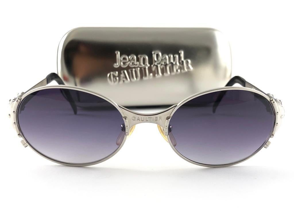 Nouveau Vintage Jean Paul Gaultier 56 5106 Silver Oval Silver  Lunettes de soleil avec monture  en vente 4