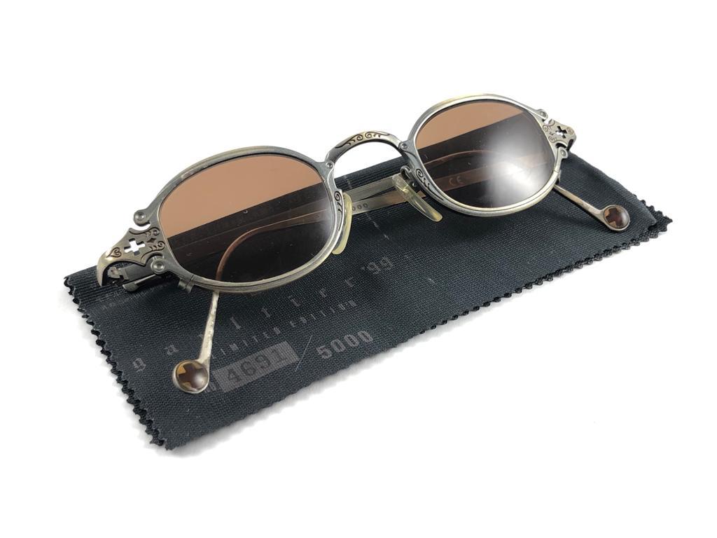 Neu Vintage Jean Paul Gaultier Limited Edition 56 0001 Side Clip 99' Sonnenbrille  (Grau) im Angebot