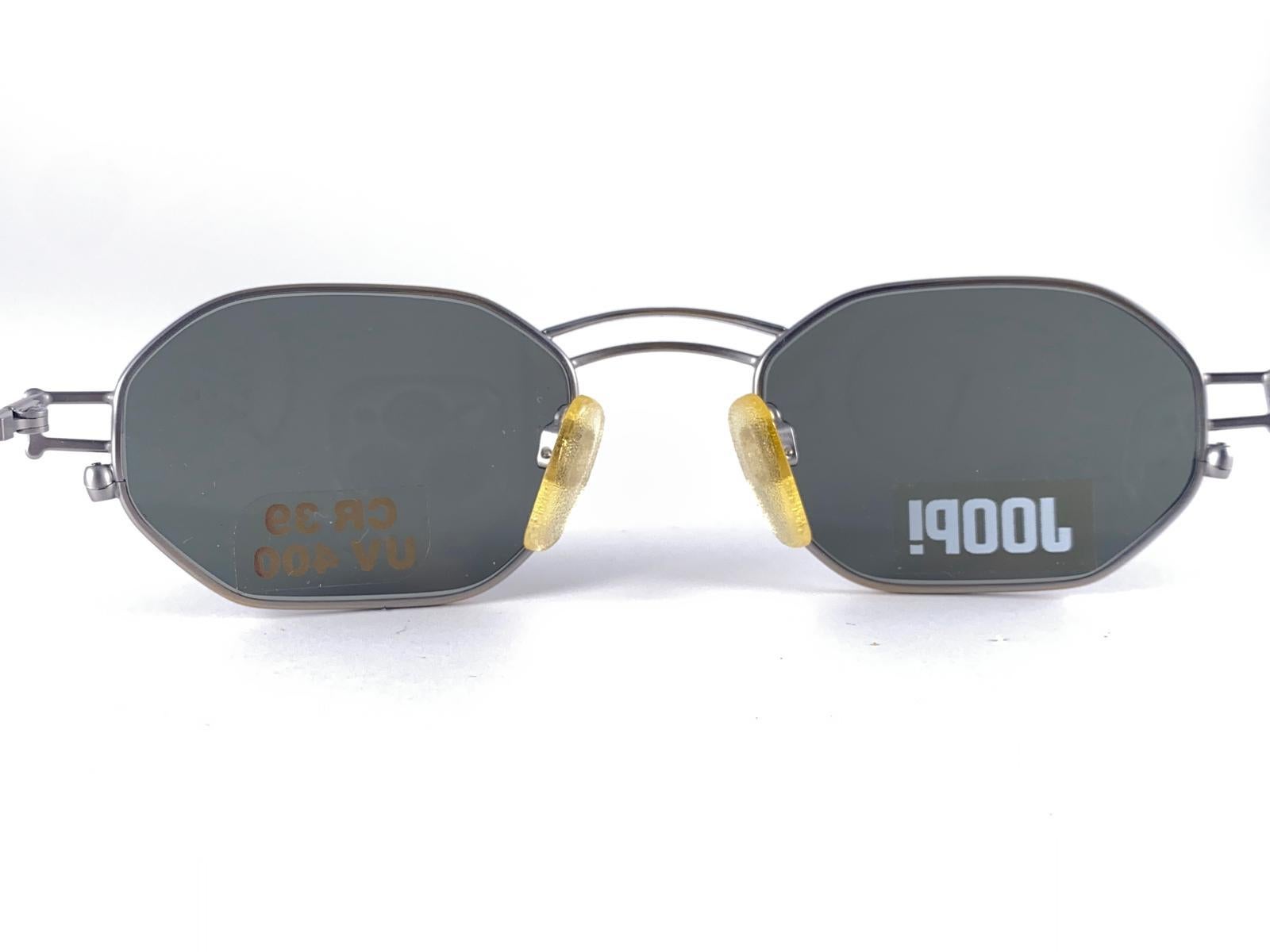 Neuer Vintage Joop! 1990er Mod 8793 Rotguss-Sonnenbrille, hergestellt in Deutschland, Vintage im Zustand „Neu“ im Angebot in Baleares, Baleares