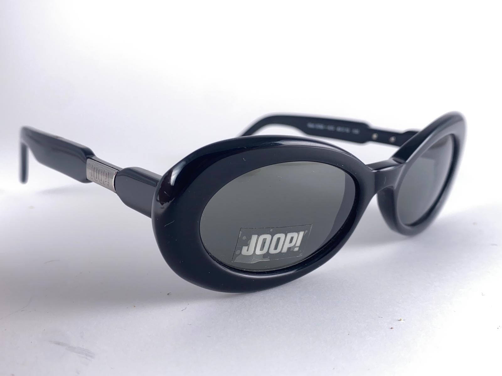 Neu Vintage Joop! 1990er Mod 8798 Schwarze ovale Vintage-Sonnenbrille, hergestellt in Deutschland im Angebot 2