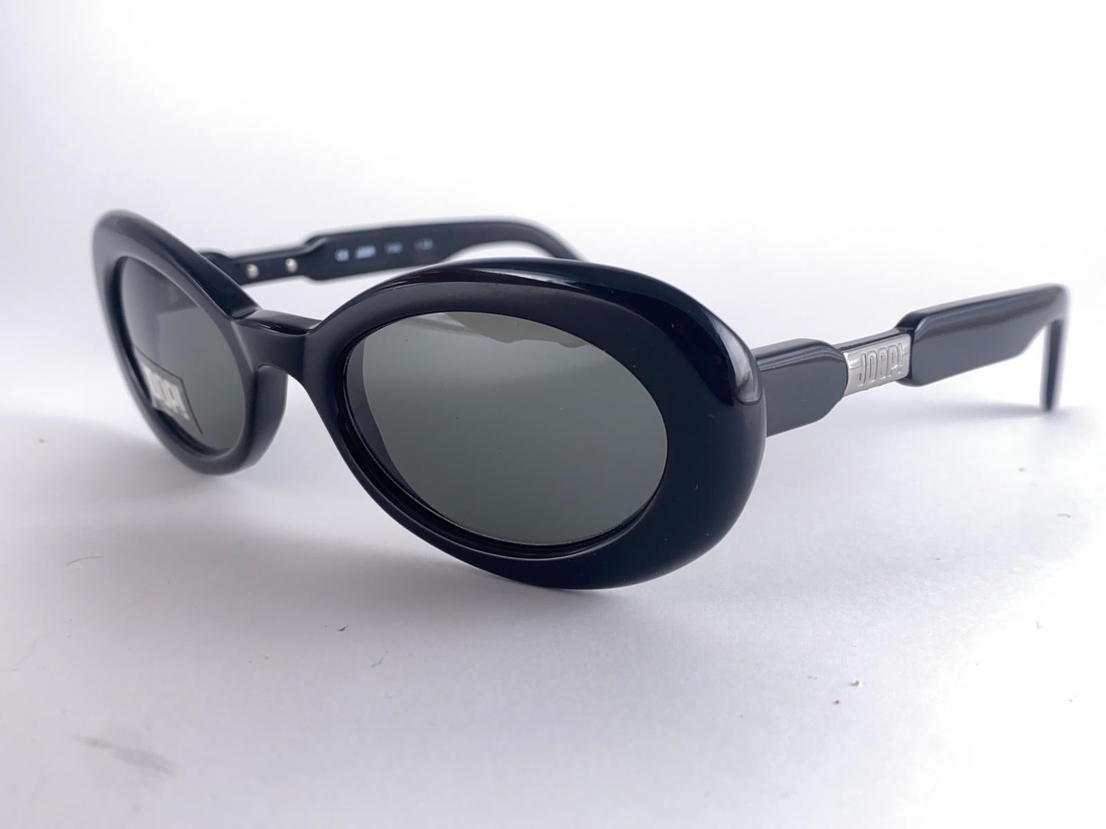 Neu Vintage Joop! 1990er Mod 8798 Schwarze ovale Vintage-Sonnenbrille, hergestellt in Deutschland im Angebot 3