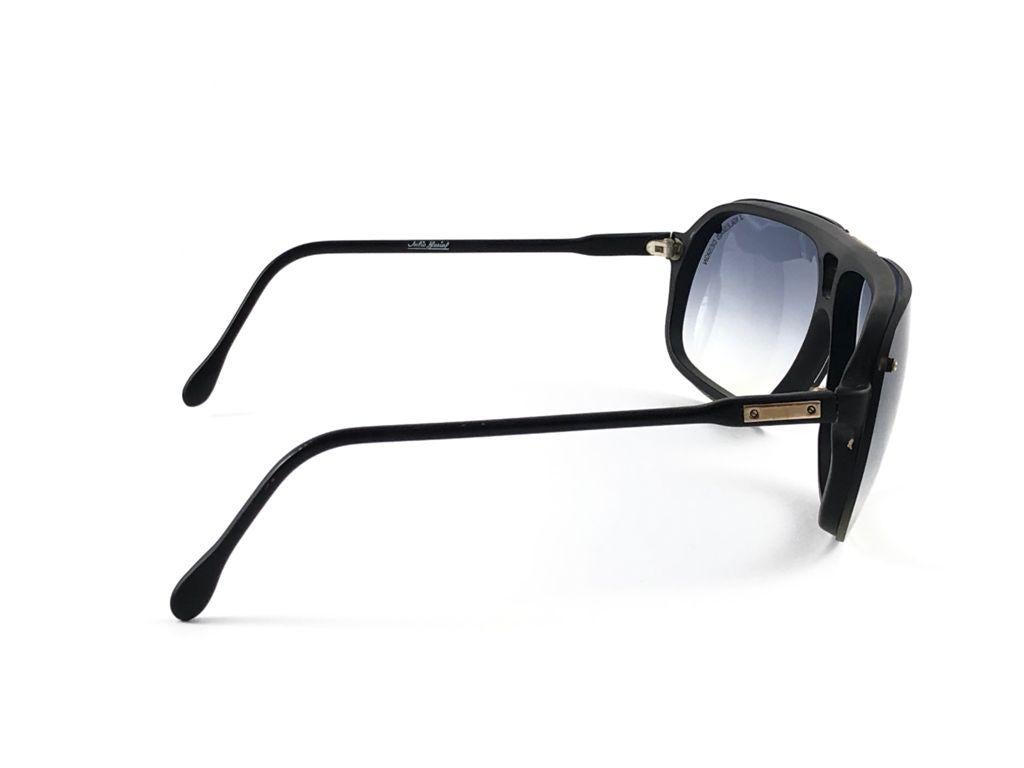 julio iglesias con gafas de sol