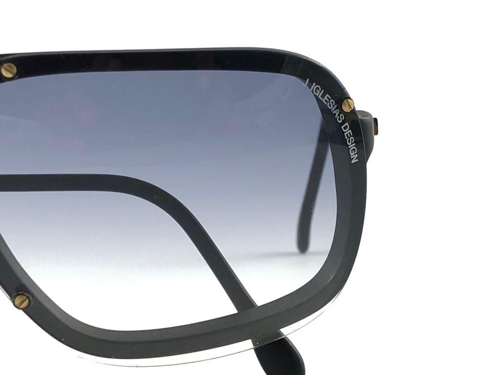 Nuevo Vintage Julio Iglesias Gafas de sol de diseño Negro Gris Lens 1980 Gafas de sol en Nuevo Estado en Baleares, Baleares