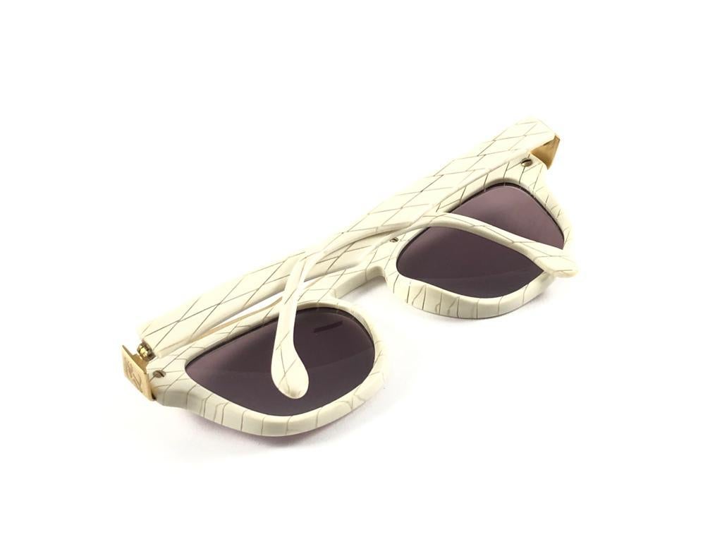 New Vintage Karl Lagerfeld 4603 White & Gold Frame 1990's Sunglasses For Sale 4