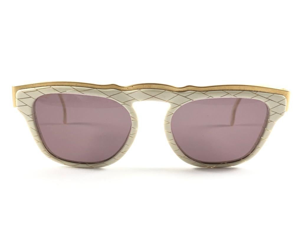New Vintage Karl Lagerfeld 4603 White & Gold Frame 1990's Sunglasses In New Condition For Sale In Baleares, Baleares