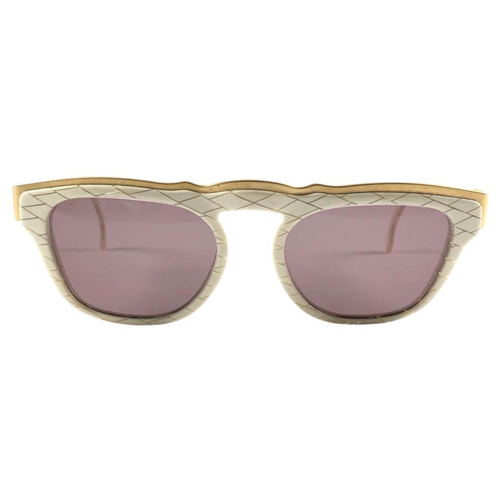 Neu Vintage Karl Lagerfeld 4603 Weiß & Gold Rahmen 1990er Sonnenbrille mit Rahmen