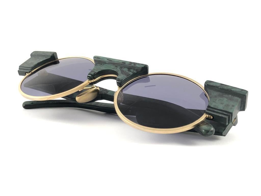 Women's or Men's New Vintage Karl Lagerfeld L3802 Round Marble Gold 80's Germany Sunglasses For Sale