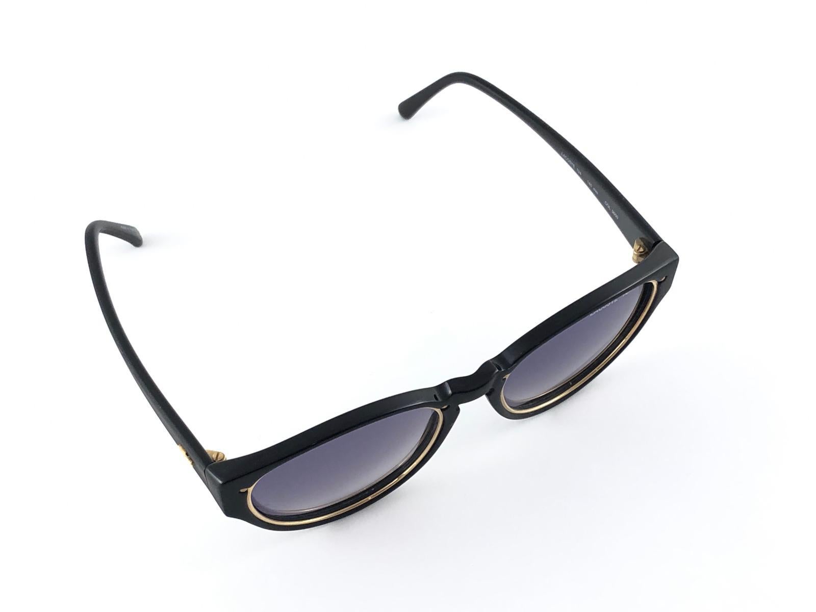 New Vintage Lacoste 124 Black & Gold Accents 1980's Sunglasses Made in France  In New Condition For Sale In Baleares, Baleares