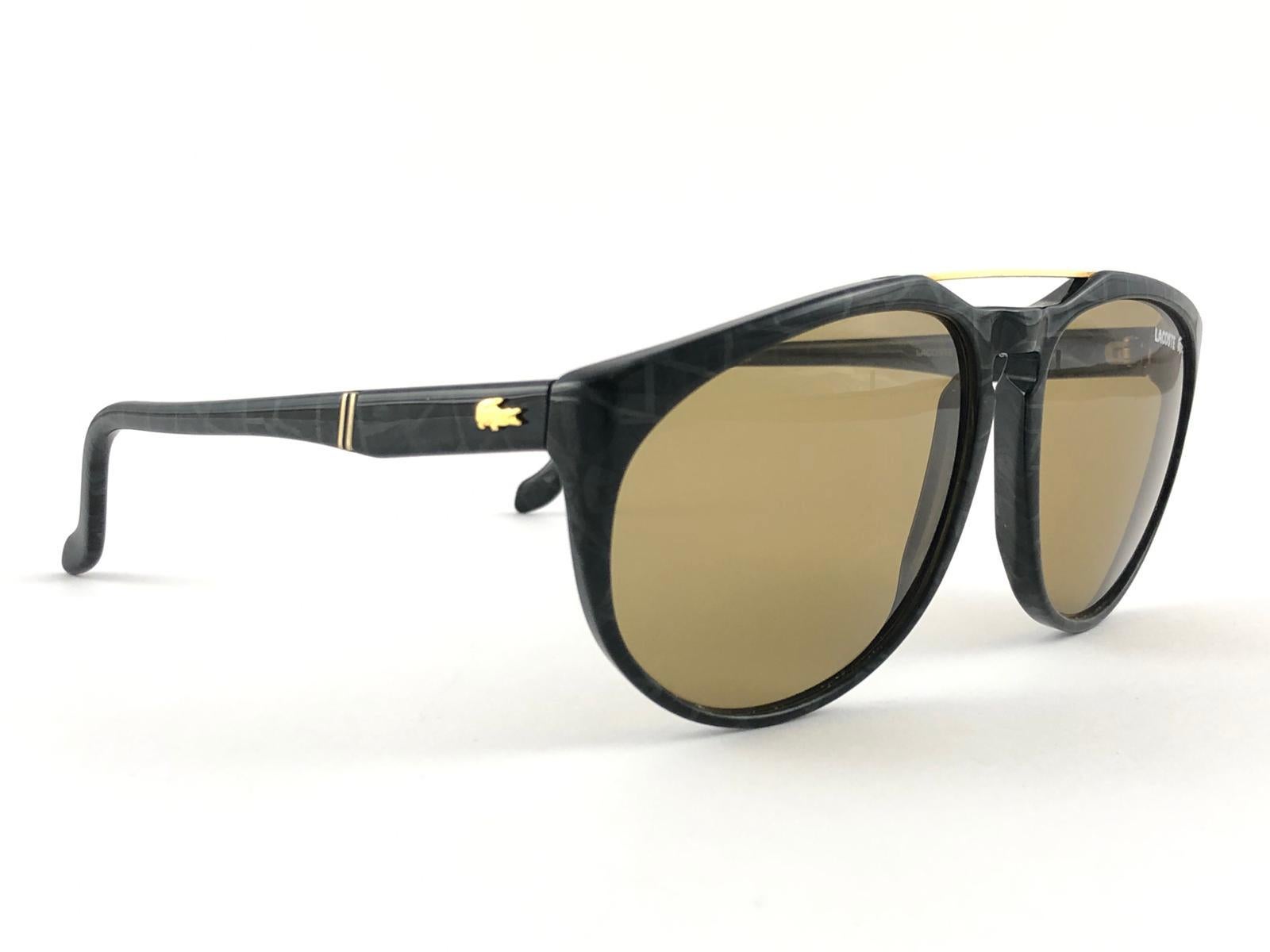 Neue Vintage Lacoste 133 Grün & Gold Akzente 1980er Jahre Sonnenbrille Made in France (Schwarz) im Angebot