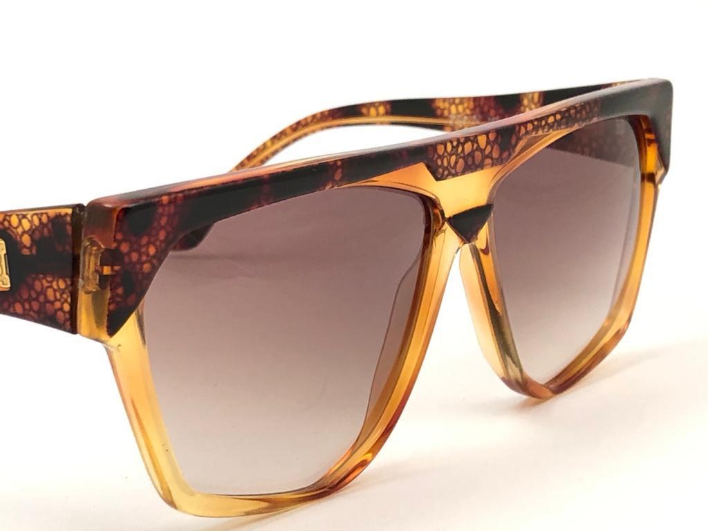 Laura Biagiotti lunettes de soleil vintage surdimensionnées T54 surdimensionnées, fabriquées en Italie, années 1980, neuves en vente 5