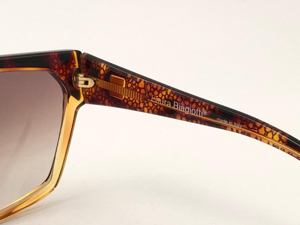 Laura Biagiotti lunettes de soleil vintage surdimensionnées T54 surdimensionnées, fabriquées en Italie, années 1980, neuves Neuf - En vente à Baleares, Baleares