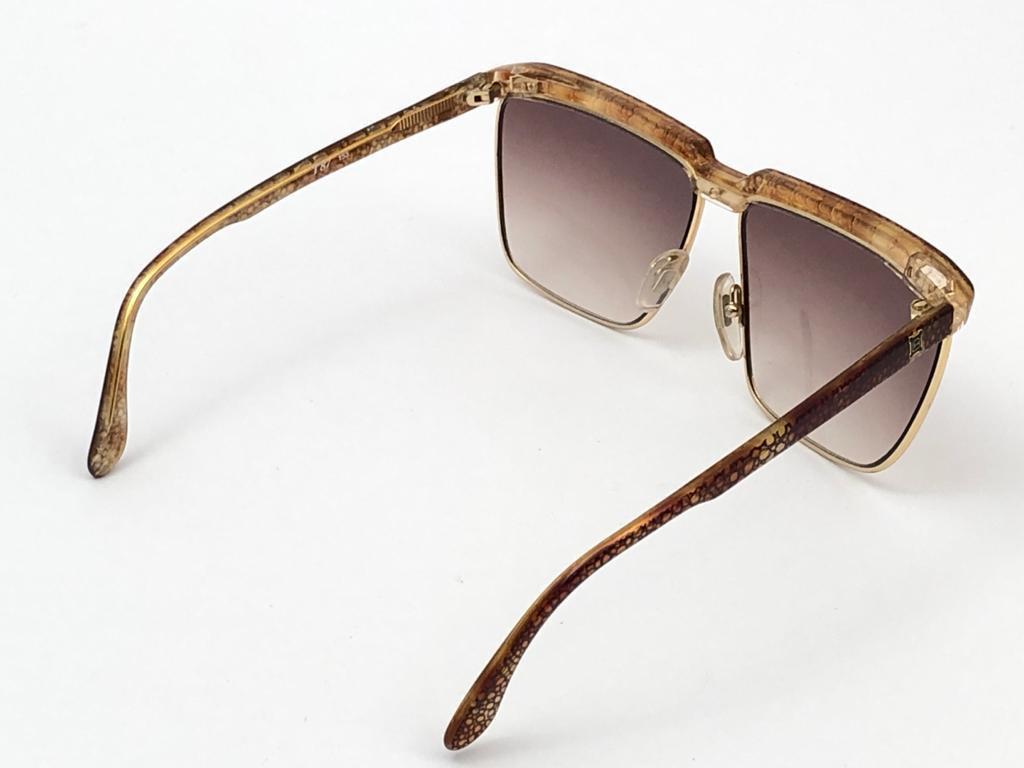 Women's New Vintage Laura Biagiotti Oversized Tortoise & Gold Mask T87 1980's Sunglasses For Sale
