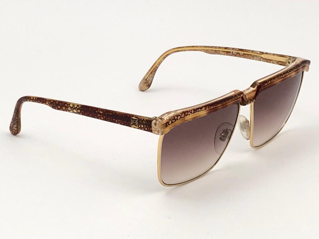 New Vintage Laura Biagiotti Oversized Tortoise & Gold Mask T87 1980's Sunglasses For Sale 2
