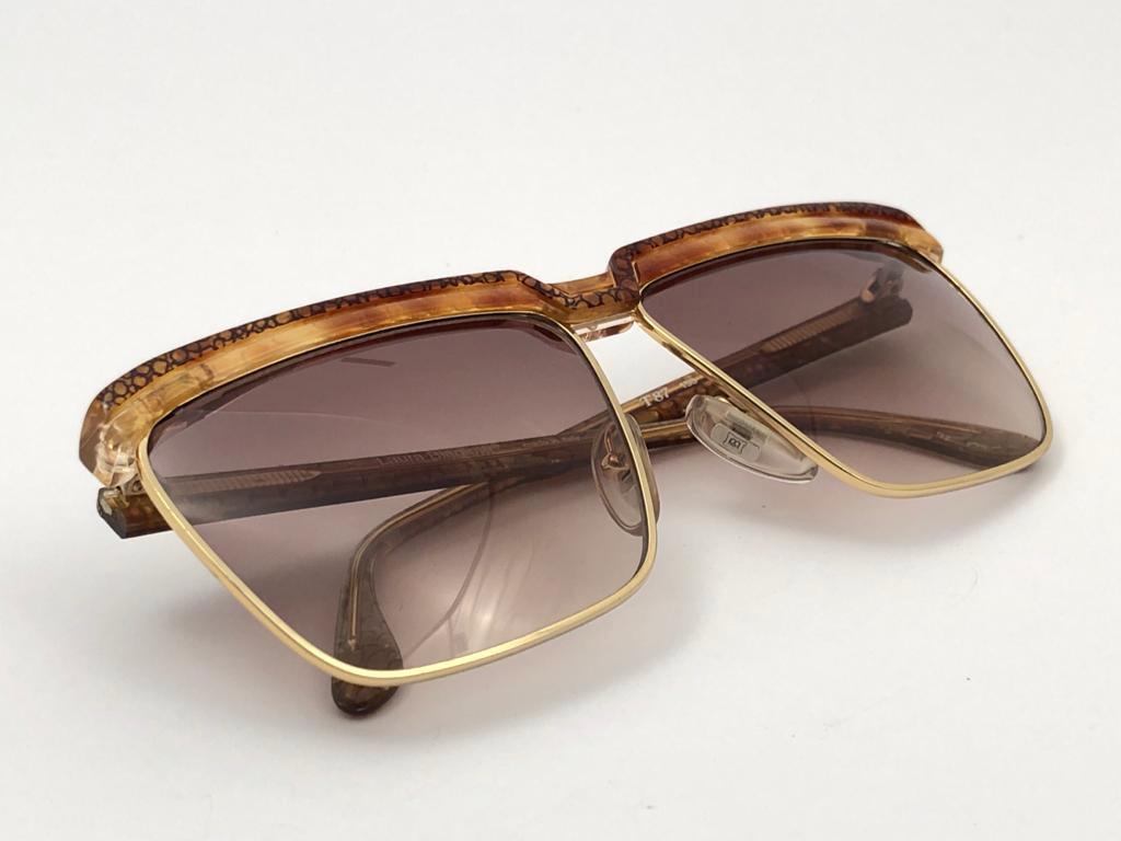 New Vintage Laura Biagiotti Oversized Tortoise & Gold Mask T87 1980's Sunglasses For Sale 3