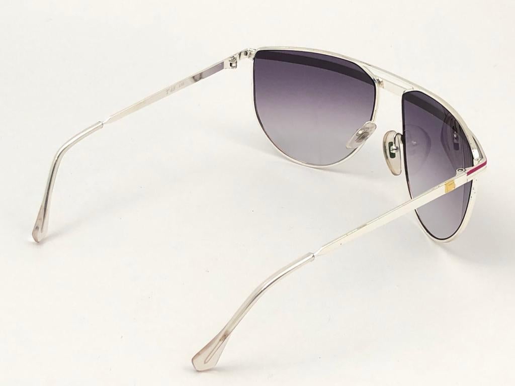 New Vintage Laura Biagiotti T48 Oversized Silver & Gold 1980 Sunglasses Italy In New Condition For Sale In Baleares, Baleares