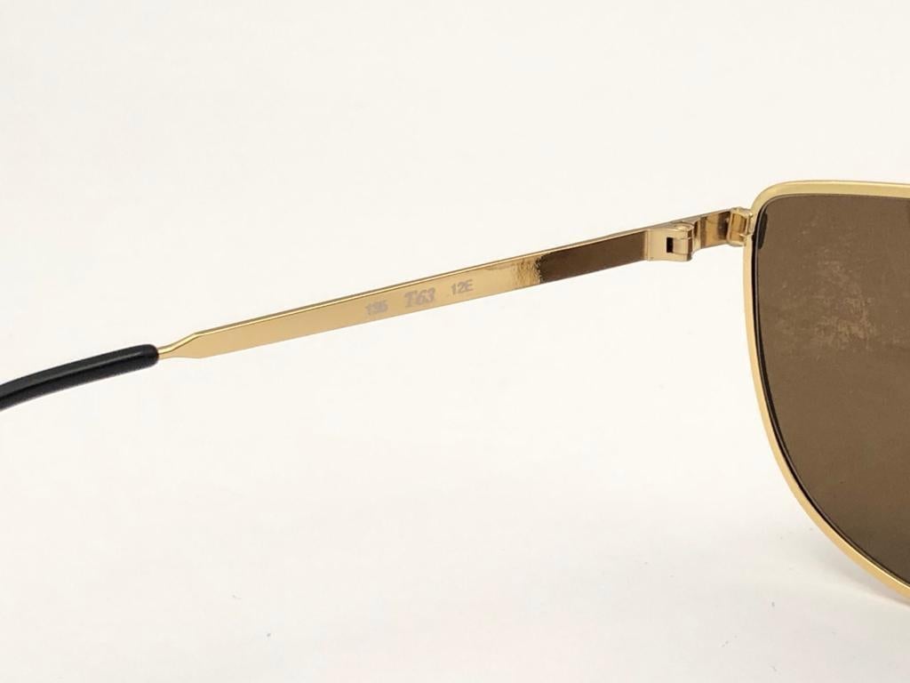 Women's New Vintage Laura Biagiotti T63 Full Mono Gold 1980 Sunglasses Made in Italy For Sale