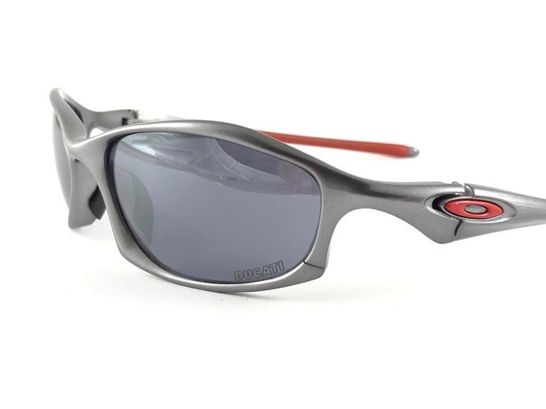 New Vintage Limited Edition Sports Oakley Ducati Hatchet Red 2005 Sunglasses  at 1stDibs