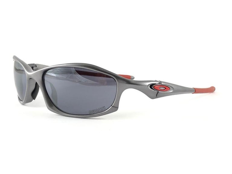 New Vintage Limited Edition Sports Oakley Ducati Hatchet Red 2005  Sunglasses at 1stDibs