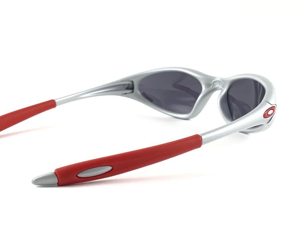 New Vintage Limited Edition Sports Oakley Ducati Minute Red 2005 Sunglasses 3