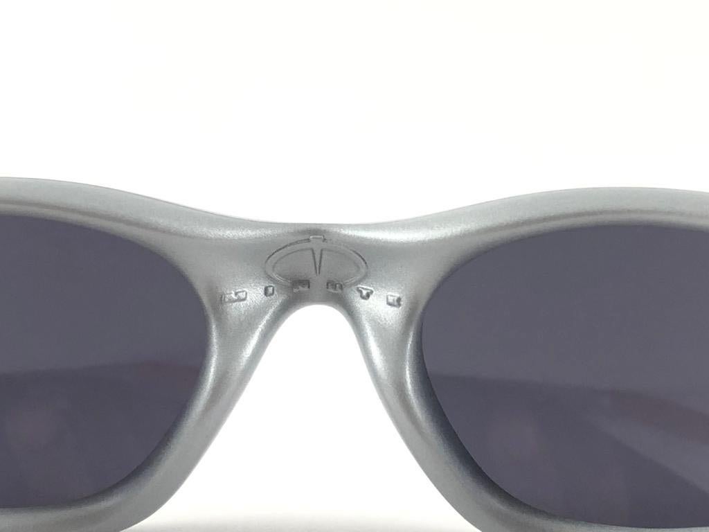 New Vintage Limited Edition Sports Oakley Ducati Minute Red 2005 Sunglasses 1