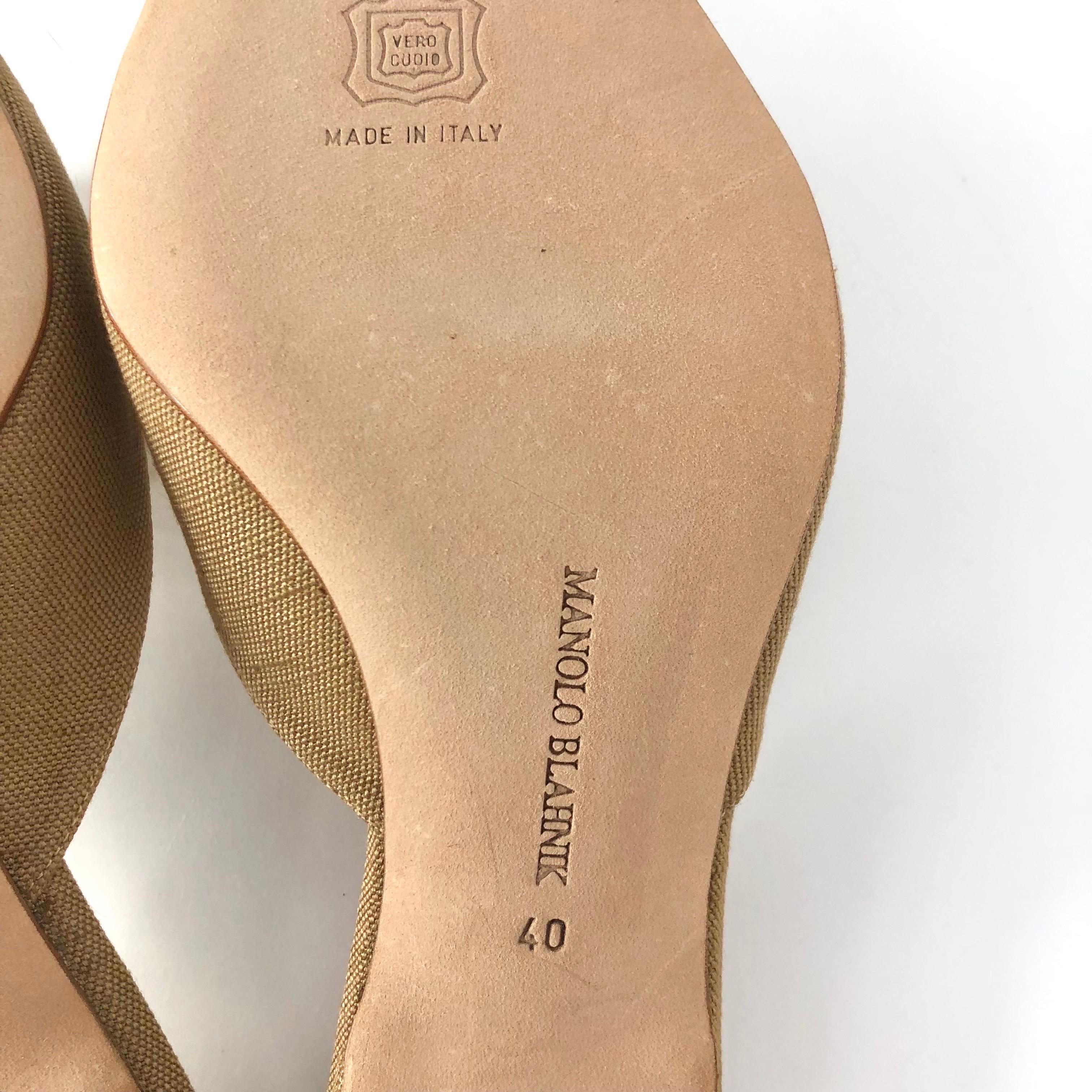 NEW Vintage Manolo Blahnik Shell Embellished Pointed Toe Kitten Heel Mules 40 in vendita 2
