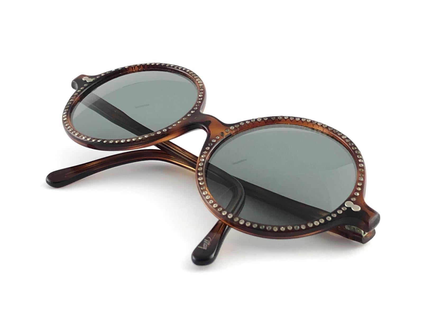 New Vintage May Round Tortoise & Rhinestones Medium 1970's Sunglasses For Sale 2