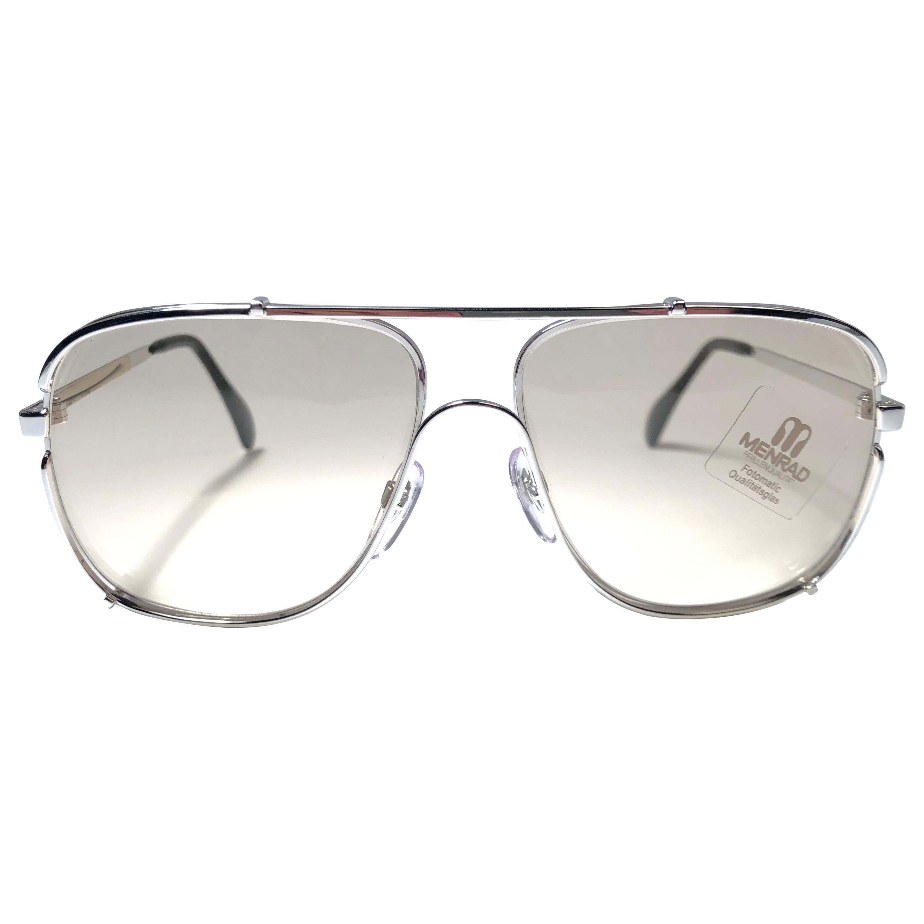 Lunettes de soleil neuves vintage Menrad argentées surdimensionnées à monture réglable Allemagne 1970